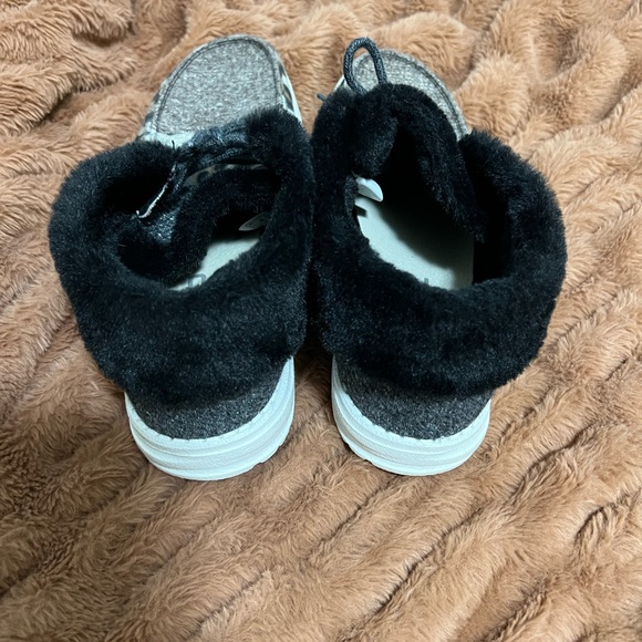 Women’s Hey Dudes - Picture 2 of 5